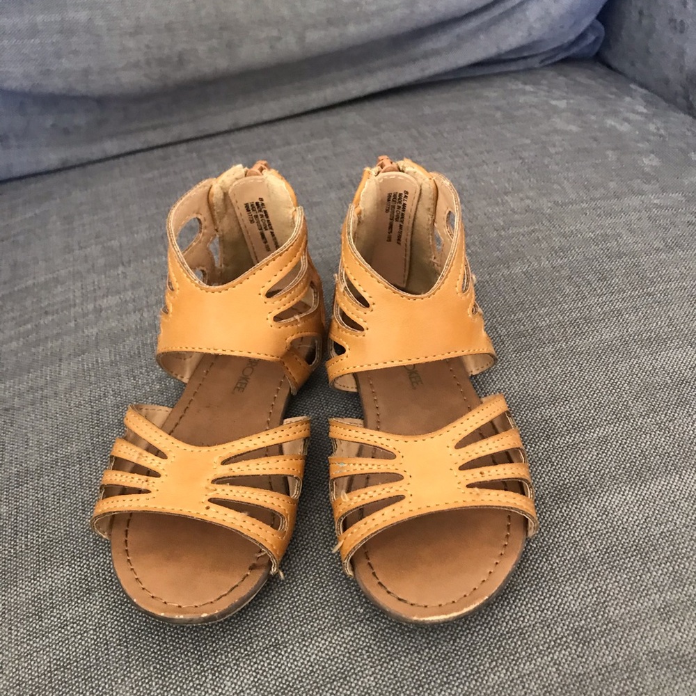 Tab gladiator sandals